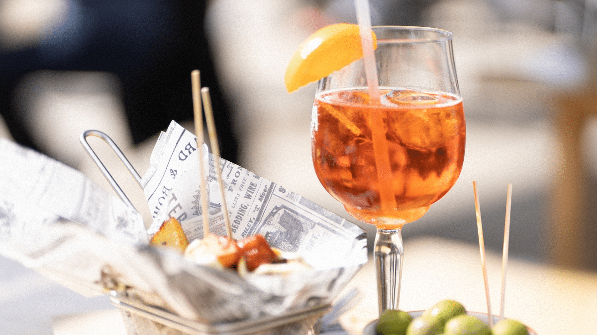 Le Spritz : Cocktail Italien Incontournable ! - Publicité Web - Octobre ...